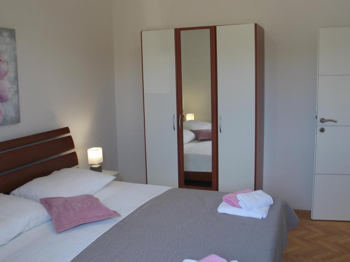 Apartmani Kunteja Паг Экстерьер фото