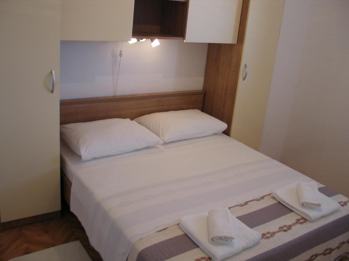 Apartmani Kunteja Паг Экстерьер фото