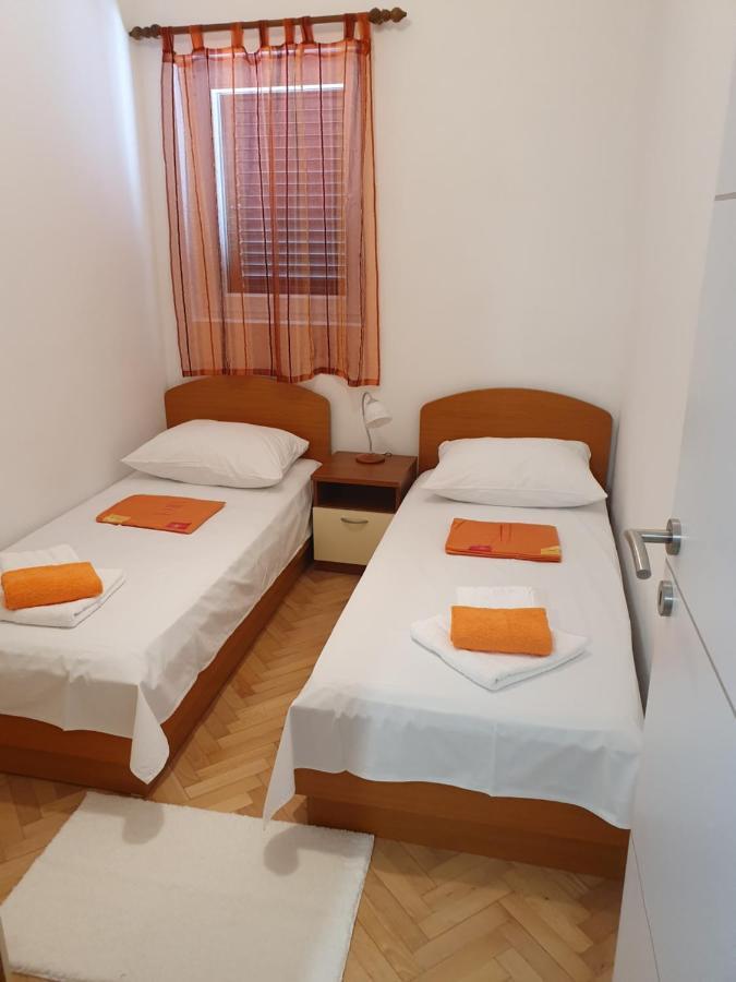Apartmani Kunteja Паг Экстерьер фото